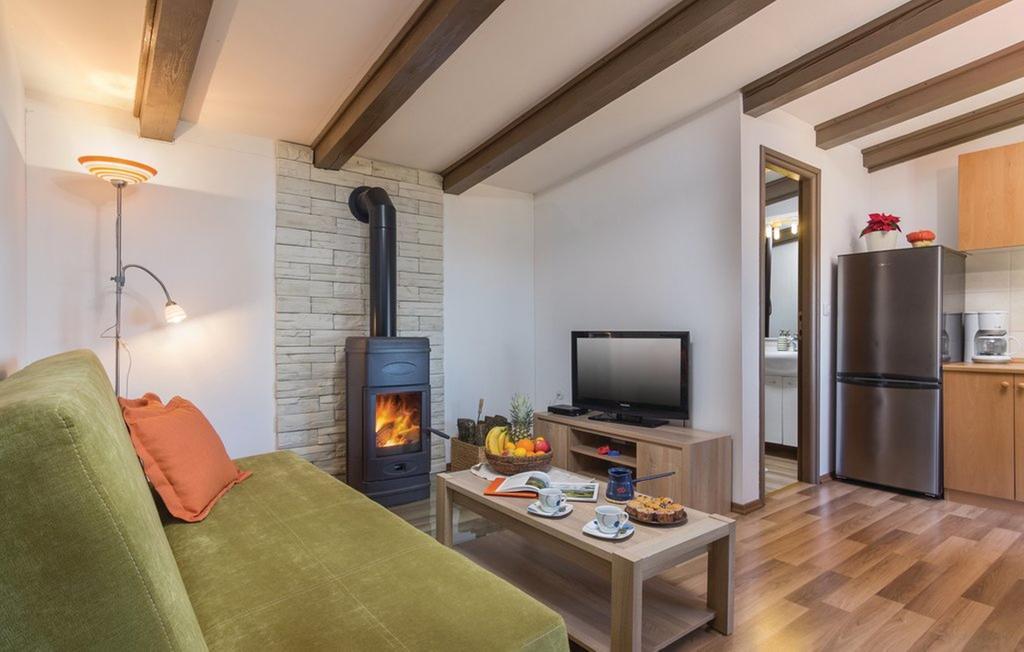 Vacation Home Latini Hum Exterior foto