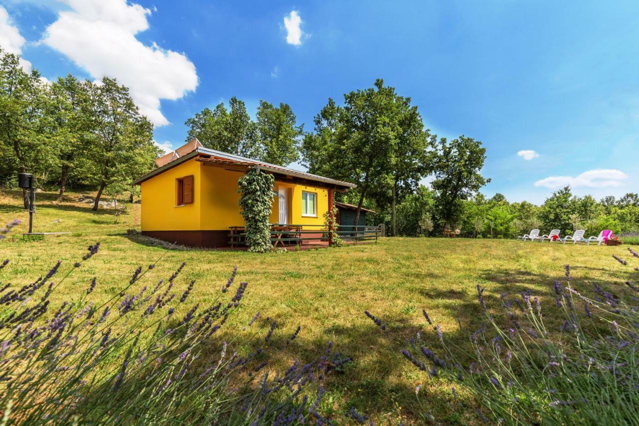 Vacation Home Latini Hum Exterior foto